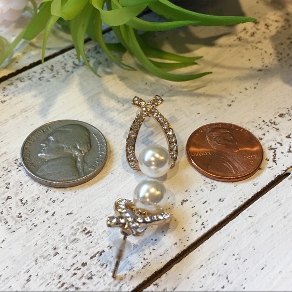 Bow Hoop Rhinestone Pearl Earrings - Picture 4 of 7